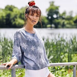 Free People S Movement Blue tie-dye starry All Star Crop Short Sleeve Knit Top